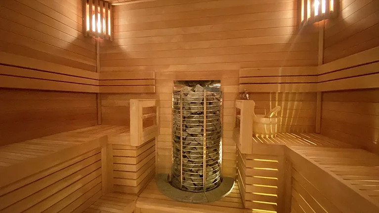 Bên trong phòng xông hơi khô rộng rãi