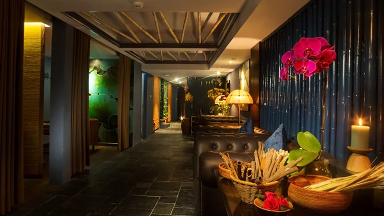 khu vực spa ấm cúng