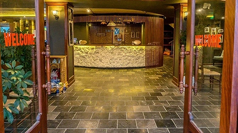 Khu vực lễ tân thực hiện thủ tục check in - check out