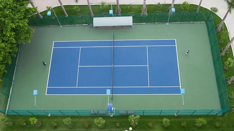 Khu vực sân Tennis