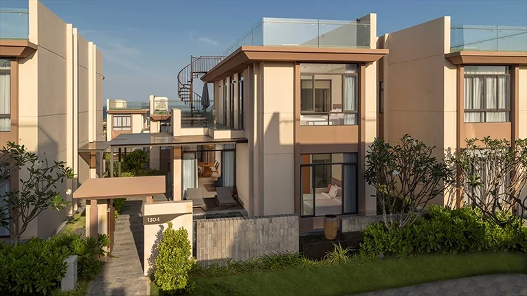 Tổng thể các căn villa với hồ bơi riêng ở dưới sân vườn hoặc trên tầng thượng