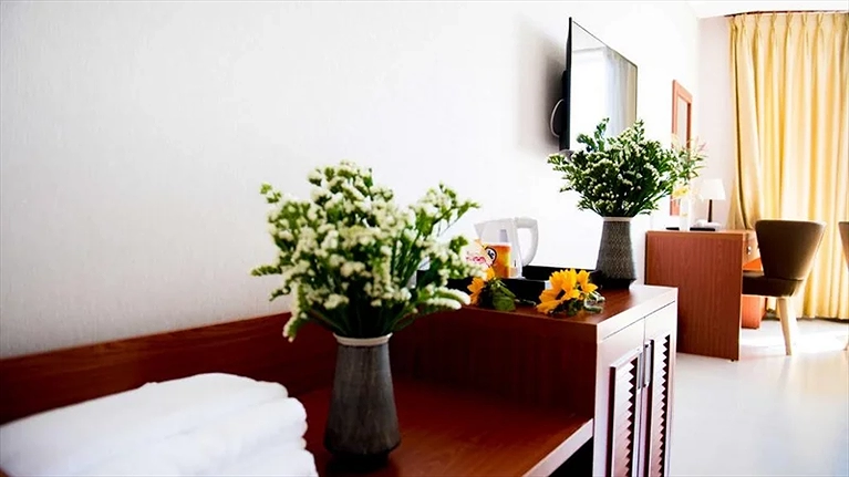 Quầy minibar bên trong phòng