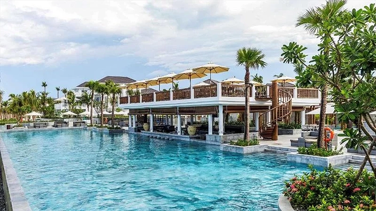 Hồ bơi chính cực rộng