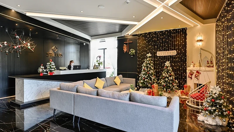 Sảnh lễ tân - nơi làm thủ tục check in/check out