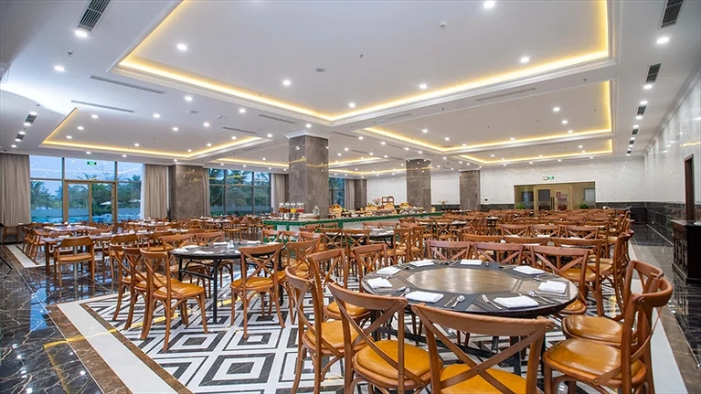 Nhà hàng Marina - nơi thưởng thức bũa sáng với các món ăn mang văn hoá ẩm thực của Việt Nam