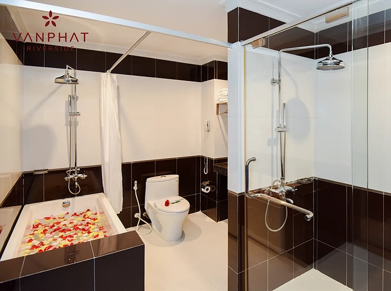 Khách sạn Vạn Phát Riverside Cần Thơ