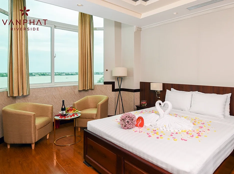 Khách sạn Vạn Phát Riverside Cần Thơ