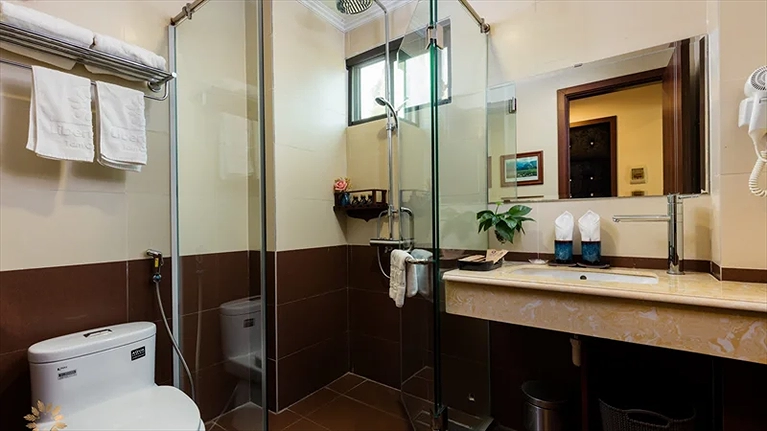 Liberty Hall Tam Coc Hotel & Villa