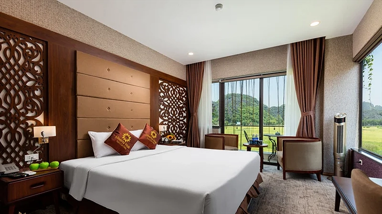 Liberty Hall Tam Coc Hotel & Villa