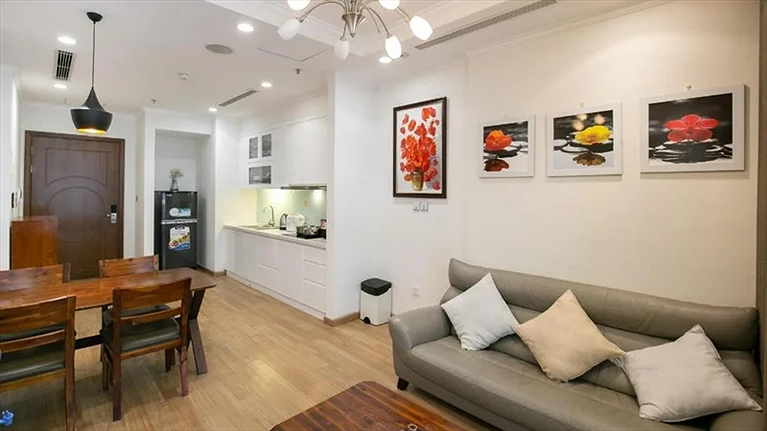 Bom Homestay Vinhomes Times City