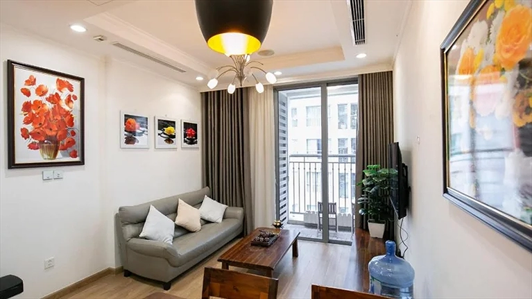 Bom Homestay Vinhomes Times City