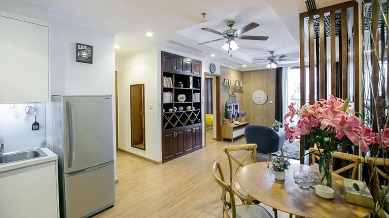 Bom Homestay Vinhomes Times City