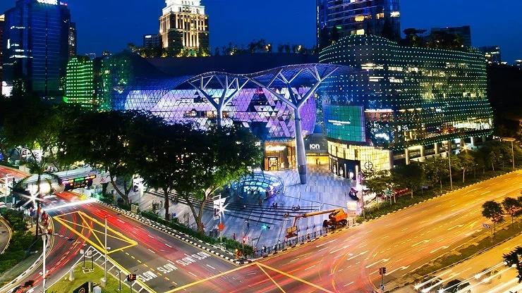 Sự nhộn nhịp của góc đường Orchard Road