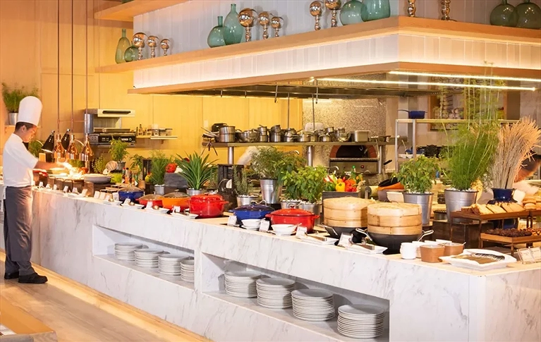 Quầy Buffet với những món ăn Thái đặc sắc