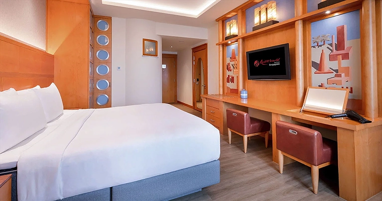 Phòng Deluxe được bày trí tiện nghi, ấm cúng