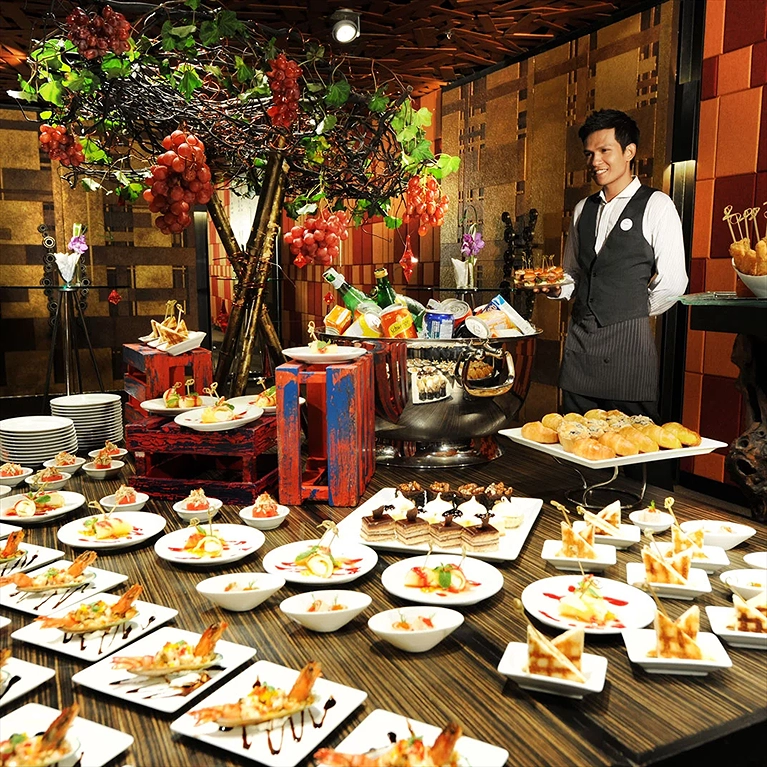 Các món ăn được bày trí đẹp mắt, hấp dẫn