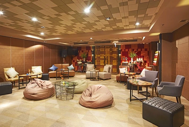 Phòng sinh hoạt sạch sẽ, sáng sủa