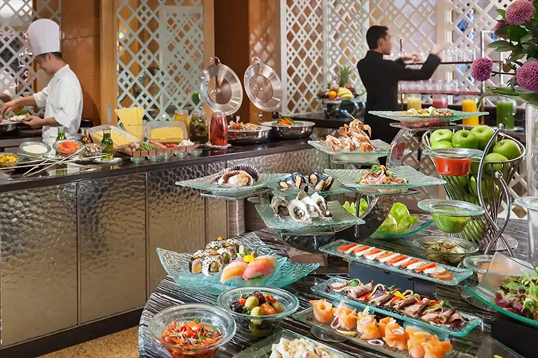 Các món ăn ở sự kiện được bày trí lạ mắt