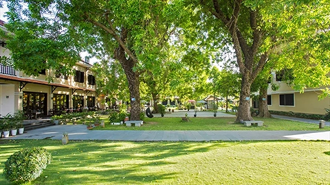 Quang cảnh bên ngoài khách sạn