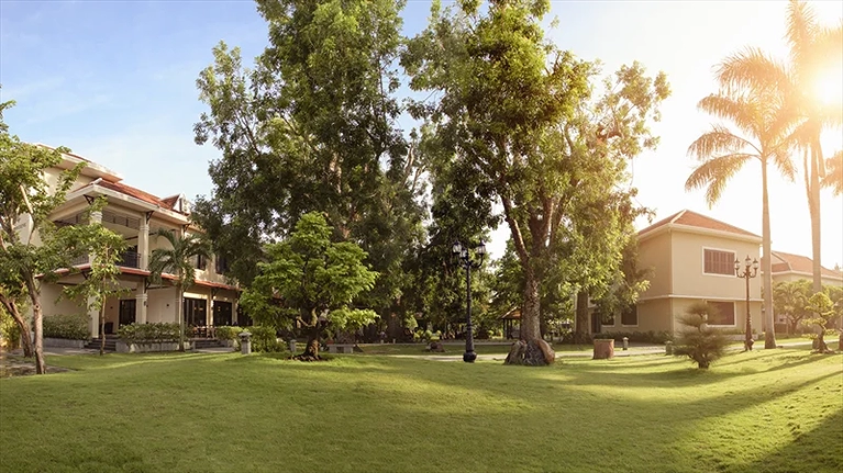 Quang cảnh bên ngoài khách sạn