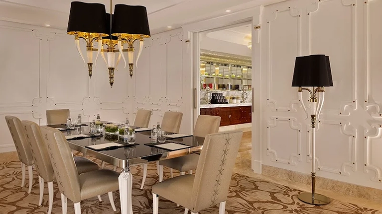 Khu vực chờ trước phòng họp