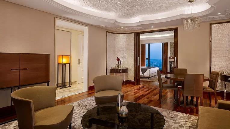 Panorama Suite by Giorgetti