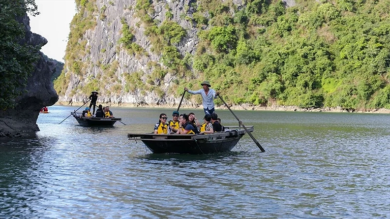 Hoạt động tại Du thuyền