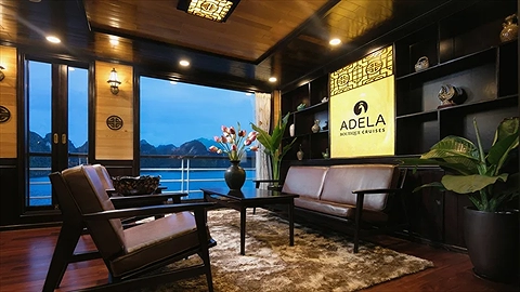 Du thuyền Adela Boutique Lan Hạ