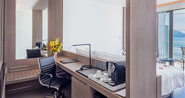 Góc làm việc được thiết kế riêng tư, khoa học