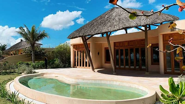 Villa 4 phòng ngủ sát biển