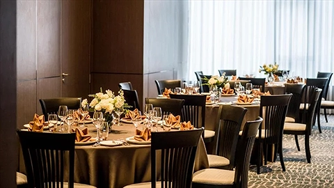 Khu vực nhà hàng phục vụ các món ăn đa dạng