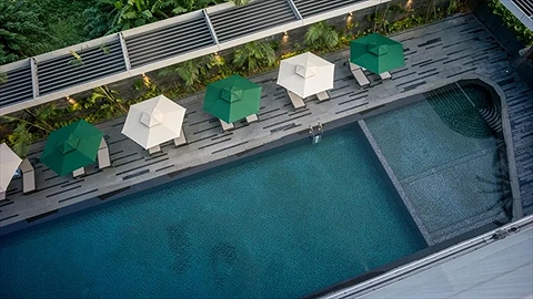 Hồ bơi ngoài trời thoáng mát