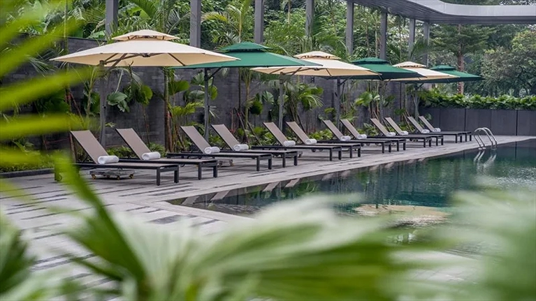 Hồ bơi ngoài trời thoáng mát