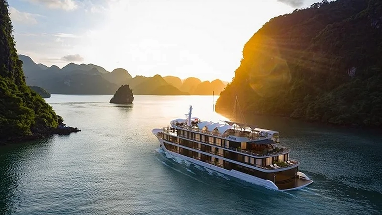 Du thuyền Aspira Hạ Long