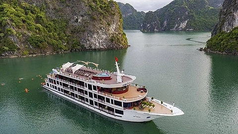 Du thuyền Aspira Hạ Long