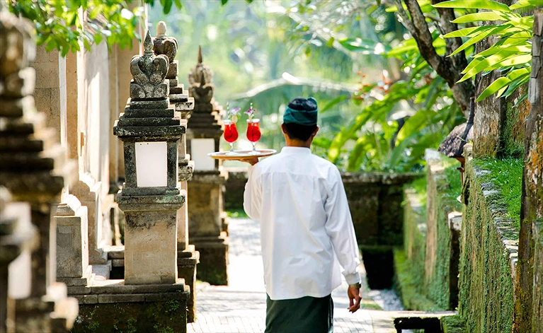 Thưởng  thức những ly cocktail đầy màu sắc