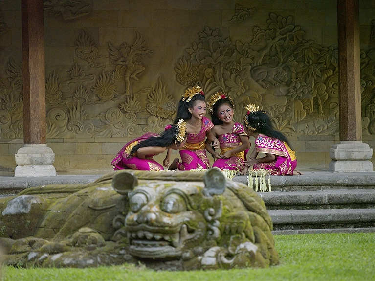 Thưởng thức những điệu múa truyền thống của người Indonesia