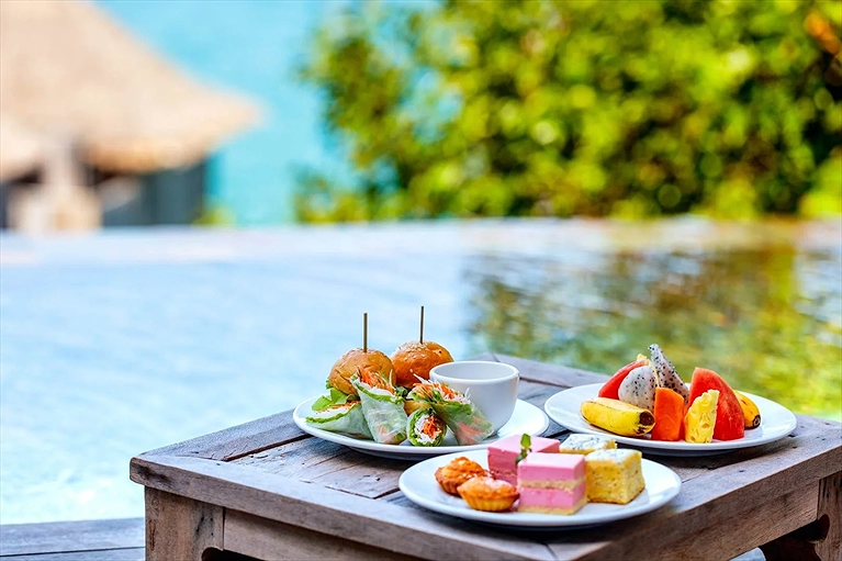 Thưởng thức những món ăn ngon ở Villa