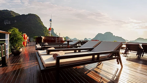 Khu vực tắm nắng trên sân thượng