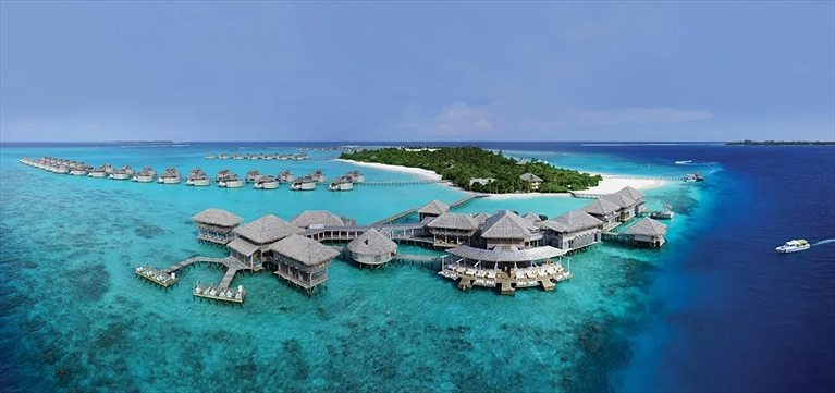 Khu nghỉ dưỡng Six Senses Laamu Maldives nhìn từ trên cao