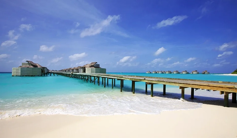 Lối đi vào các Villa đầy thơ mộng