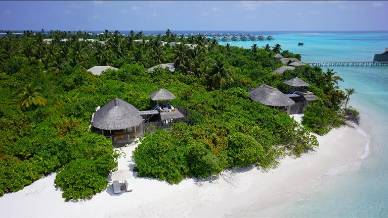 Khu nghỉ dưỡng nằm ở đảo san hô Laamu