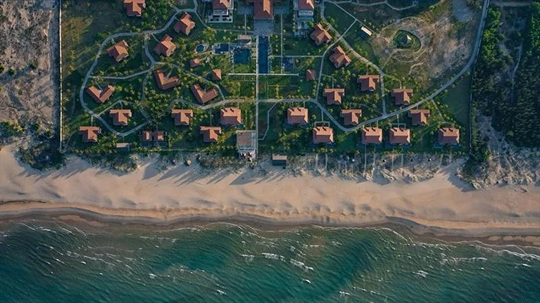 Toàn cảnh khu nghỉ nhìn từ trên cao