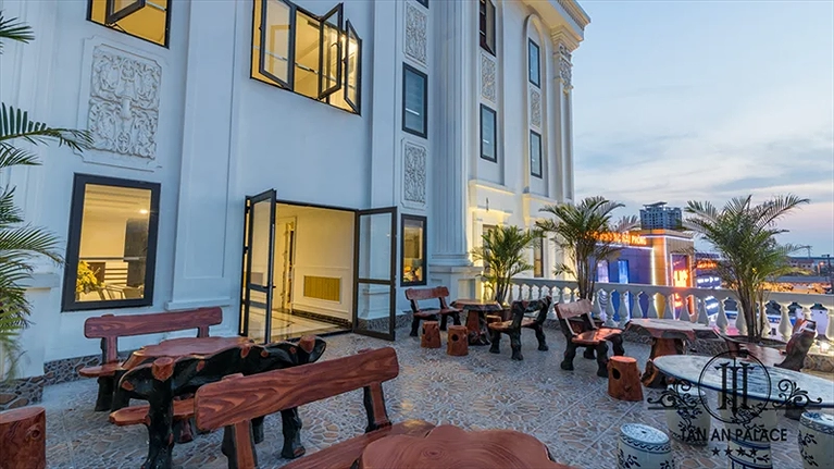 Góc nhìn từ khách sạn đến thành phố