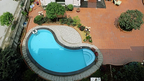 Hồ bơi tại khách sạn