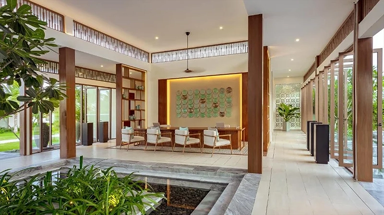 Sảnh lễ tân đón tiếp du khách