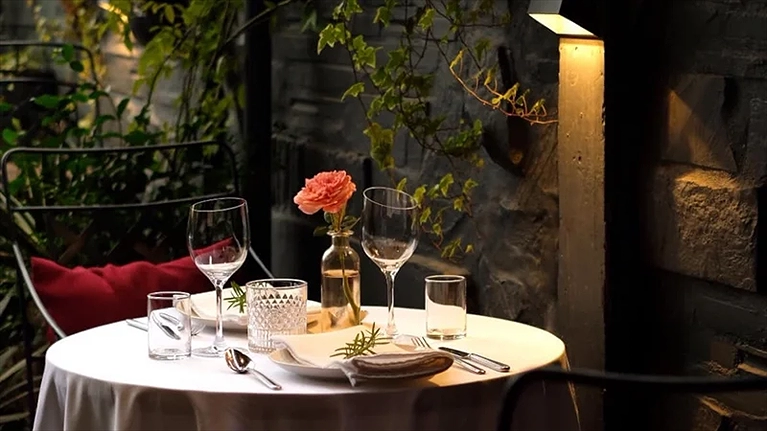 Banla Bar phục vụ các món ăn theo phong cách Châu Âu trong tiết trời se lạnh