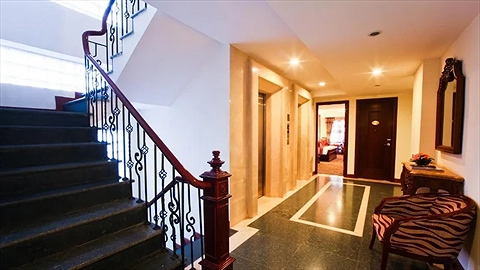 Lối đi lên phòng nghỉ