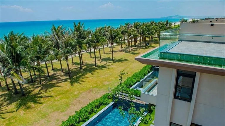 Villa trước mặt biển