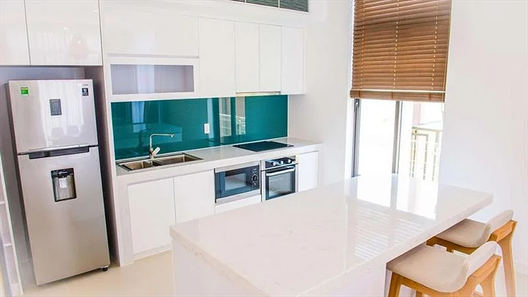 Không gian bếp với đầy đủ tiện nghi cơ bản